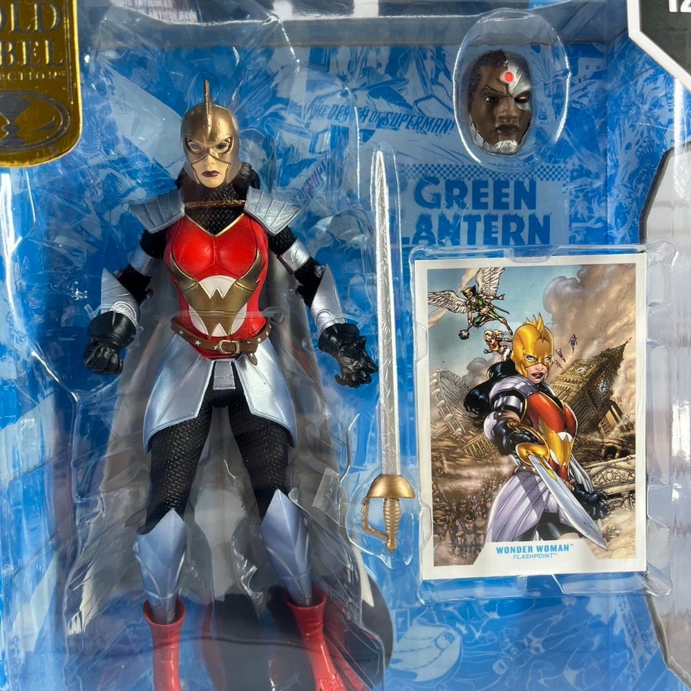 DC Multiverse Wonder Woman Action Figure - Picture 5 of 6